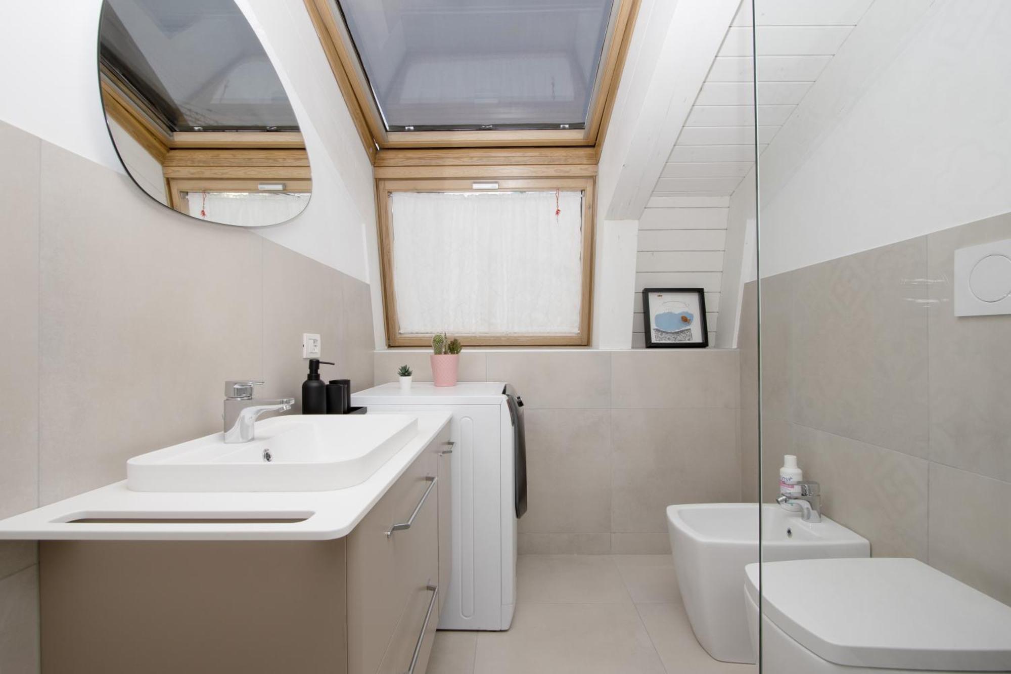 Penthouse With Patio & 2 Baths, 10 Min To Duomo Apartment Милано Екстериор снимка